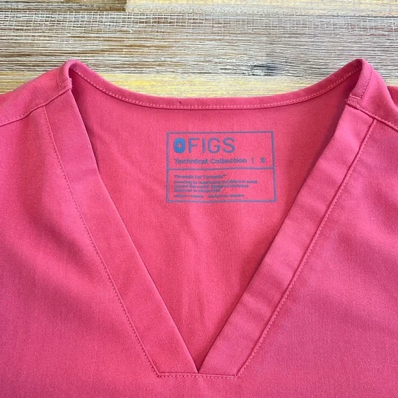 Figs Casma Three-Pocket Scrub Top Limited Edition - Picture 5 of 6